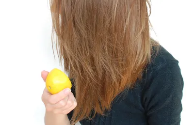 Как правильно обесцветить волосы в домашних условиях: советы по осветлению  волос дома самостоятельно