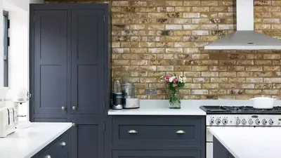Модная отделка стен кухни: красивые плитка, керамогранит, мозаика, обои и  молдинги