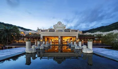 о. Хайнань Санья отель Кактус Тайфун - YouTube