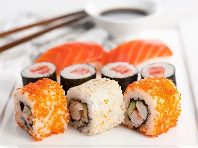 Отличие суши от роллов фото фотографии