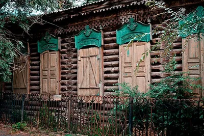 Орловские усадьбы - 🍀Как оформить палисадник? ⠀ 🌷Палисадник является  традиционным оформлением придомовой территории, поэтому их всегда делали  особенно нарядными: засаживали яркими цветами, обустраивали малыми  архитектурными формами. ⠀ 💡Мы ...
