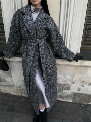 New! Прямое пальто с акцентными плечами в длине макси🍂 Минималистичное и  сдержанное в деталях, что позволяет создавать как классические… | Instagram