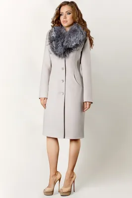 Купить светлое шерстяное пальто с чернобуркой в магазине в Москве