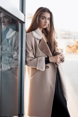 Пальто с мехом норки - Демисезонные - купить в интернет-магазине ЛЕВИЛИ