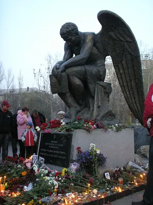 Памятник с гравировкой ангела Хранителя для могилы купить в Москве