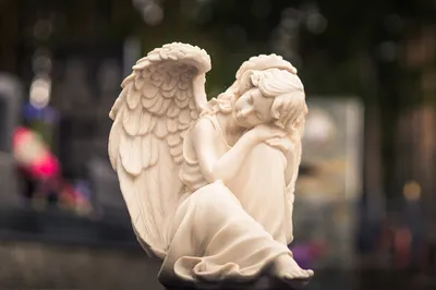 Скульптура ангела из мрамора №114 - заказать на сайте ritualum.ru |  Ритуалум Кореновск
