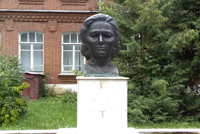Женские памятники из гранита заказать в Подольске