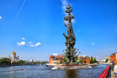 В центре может появиться памятник беременной женщине. Какие странные  скульптуры уже есть в Москве - Москвич Mag