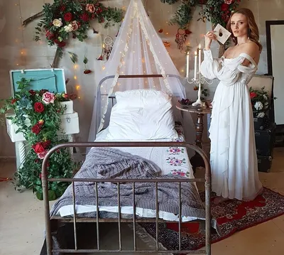 Кровать Dekonte Роза двуспальная с матрасом 140х200 Серая - купить в  Москве, цены на Мегамаркет