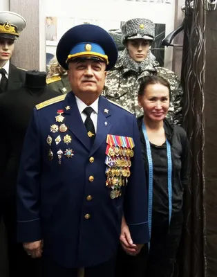 Юмейхо Реабилитация Массаж - Слева - парадная форма ВВС ВКС ПВО России  нового образца. Справа - форма офицеров сухопутных Войск Вермахта 1943г.  Как там говорили? Ссыкливый нацизм. Когда очень хочется быть Третьим