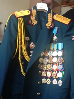 Так на что же все-таки похожа нынешняя парадная форма ВС РФ? Разберемся  спокойно. | Молодость в сапогах | Дзен