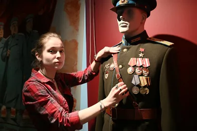 Ракетные войска НОАК переходят на новую форму одежды_Russian.news.cn