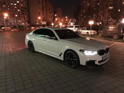 Парень попросил сфотографироваться за рулем BMW - и угнал машину