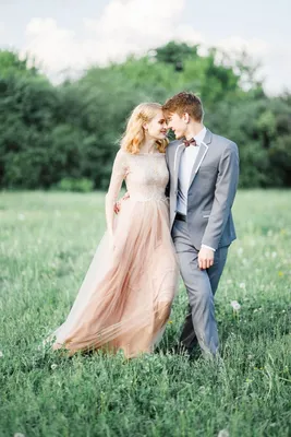 Пастельные тона — прекрасная замена классическим белым платьям | Свадебные  платья, Свадебные цветы, Платье подружки невесты