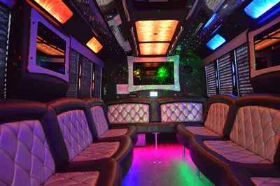 Party Bus Freightliner - Прокат и аренда лимузинов во Владивостоке