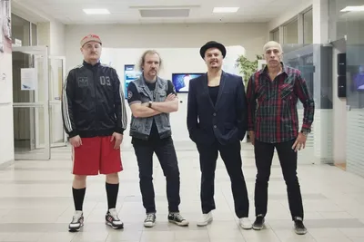 Сегодня свой День рождения отмечает лидер группы Павел Булатников! Желаем  неисчерпаемого заряда бодрости,.. | ВКонтакте