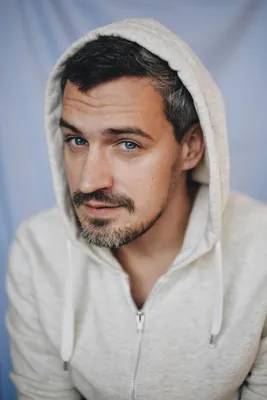 Павел Савинков на фото: стиль и элегантность