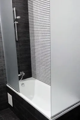 Зеркальная перегородка из МДФ в ванную комнату с декорированной раскладкой  под заказ