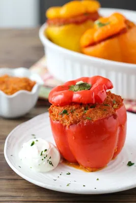 Квашеный болгарский перец, фаршированный овощами, пошаговый рецепт на 317  ккал, фото, ингредиенты - Надежда