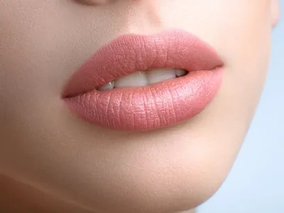 Перманентный макияж губ фото фотографии
