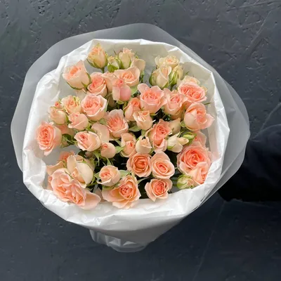 Букет из 17 персиковых роз