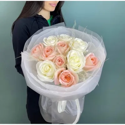 Розы белые и персиковые недорого: 75 цветков по цене 11650 ₽ - купить в  RoseMarkt с доставкой по Санкт-Петербургу