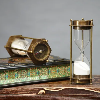 183 546 рез. по запросу «Песочные часы» — изображения, стоковые фотографии,  трехмерные объекты и векторная графика | Shutterstock