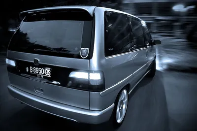 A pro-touring people carrier. 1995 Peugeot 806 Procar : r/AwesomeCarMods