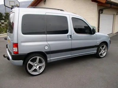 Peugeot Partner Дефлектор капота (мухобойка), VIP Tuning 2002-2012 (8564)  цена, описание, фото