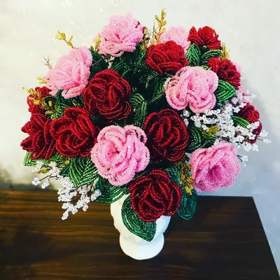 Розы из бисера | Розы, Флористика, Бисер