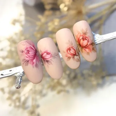 КУРСЫ▪️ОБУЧЕНИЕ▪️ДИЗАЙН НОГТЕЙ on Instagram: “Розы, пионы всегда  завораживают своей красотой и сложностью !!! В каж… | Floral nails, Cool  nail designs, Nail designs