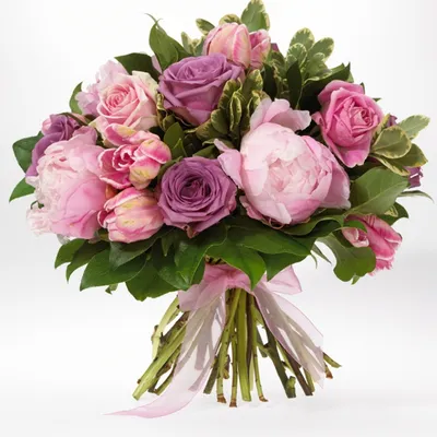 Букет из кустовой розы и пиона розового купить с бесплатной доставкой в  Москве по цене 11 570 руб.