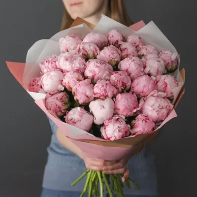 Картина Пионы в вазе. Размеры: 50x60, Год: 2021, Цена: 30000 рублей  Художник Савицкая Светлана Евгеньевна