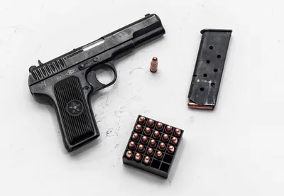 Деревянная модель \"Пистолет ТТ\", игрушечное оружие, комплект 2 штуки -  купить с доставкой по выгодным ценам в интернет-магазине OZON (257171541)
