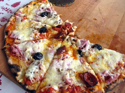 Роскачество не нашло сыр в составе пиццы «Маргарита» — Секрет фирмы