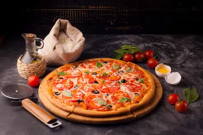 Большая вегетарианское меню, пиццу без сыра Стоковое Изображение -  изображение насчитывающей положение, конец: 196614897