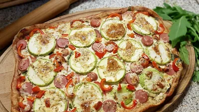 Пицца без сыра с колбасой в духовке рецепт с фото пошагово - 1000.menu