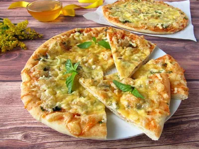 Пицца сырная на медовом тесте рецепт с фото пошагово - 1000.menu