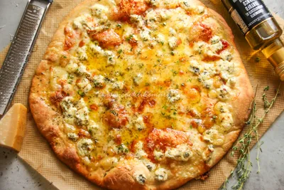 Пицца 4 сыра с трюфельным маслом | cooklikemary.ru