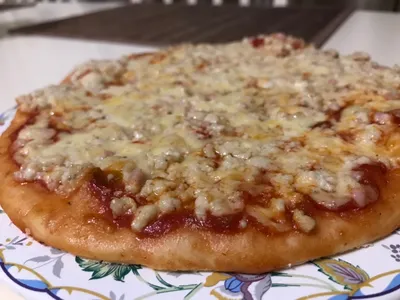 Рецепт мини-пиццы из Великолепного дрожжевого теста. Вкусная Школьная, но  Домашняя Пицца | Ладная кухня | Дзен