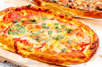 Пицца дрожжевая с солёными огурцами🍕 - рецепт автора Плюшки от Танюшки