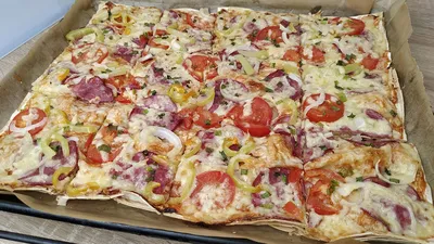 Диетический рецепт: готовим пиццу на лаваше с тунцом - Вкусно 24