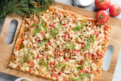 Сырная пицца на лаваше — рецепт с фото пошагово. Как приготовить пиццу на  тонком лаваше в духовке?