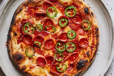 Hot Honey Pepperoni Ricotta Pizza - BEYOND THE NOMS