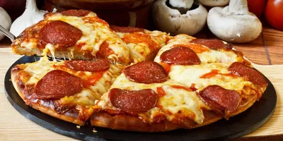 Пицца с колбасой, помидорами и сыром - рецепт автора Ирина🌳