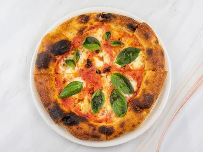 Кабачковая пицца на сковороде с моцареллой и помидорами на завтрак, рецепт  с видео | Сегодня