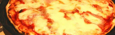 Фитнес рецепт: Простая пицца без муки с моцареллой, миндалем и йогуртом -  GymBeam Blog