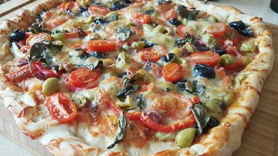 Пицца с салями и помидорами - рецепт с фото на Повар.ру