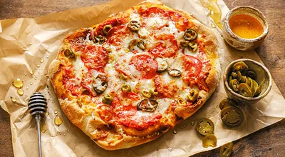 Пицца с салями и оливками рецепт – Итальянская кухня: Завтраки. «Еда»