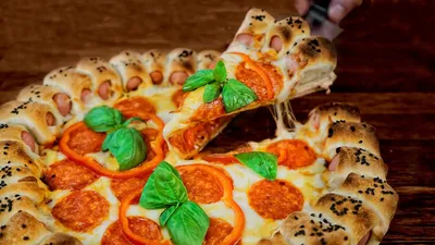 Пицца 🍕 Маргарита с сырным бортиком - рецепт автора Анна